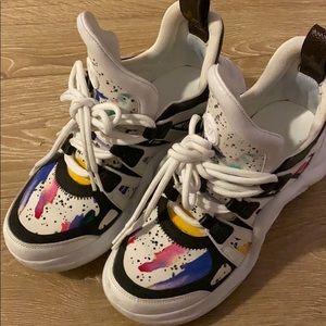 Louis Vuitton woman sneaker size 36（US6）